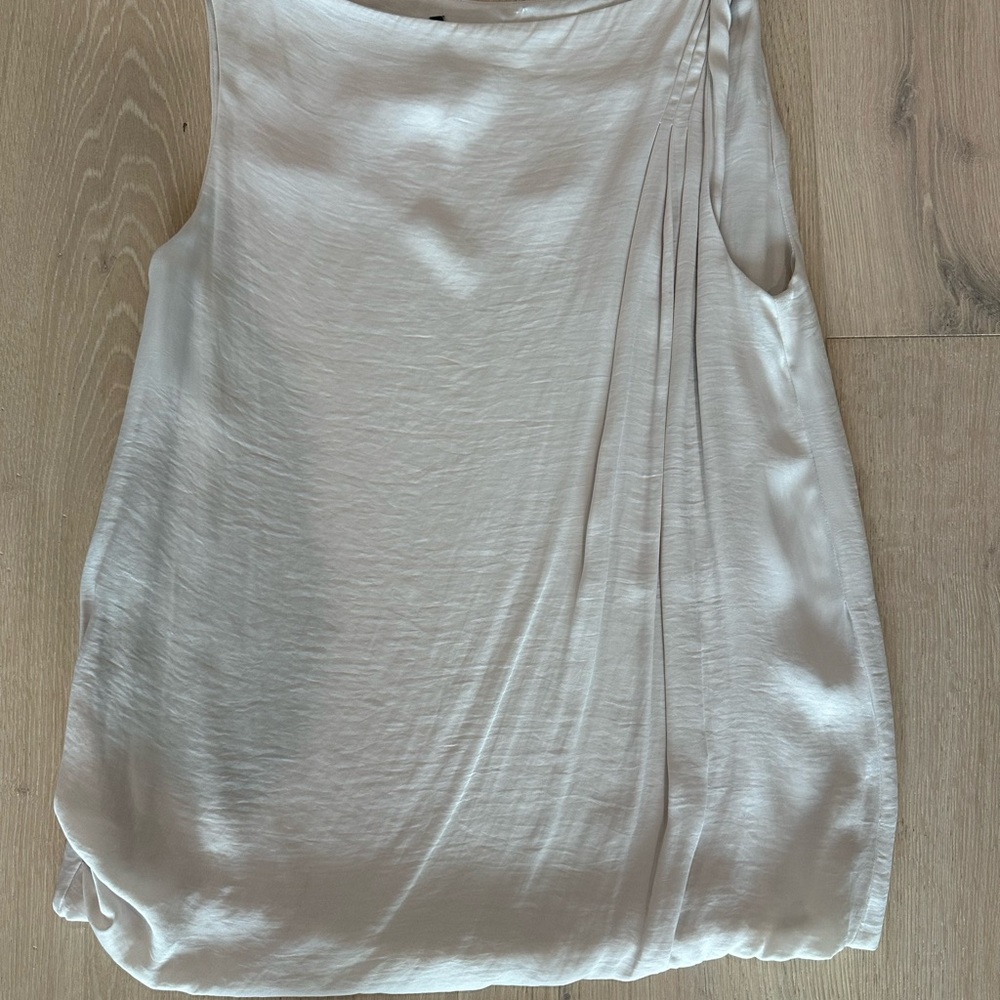 Vince Elegant Cream Sleeveless Top size 4